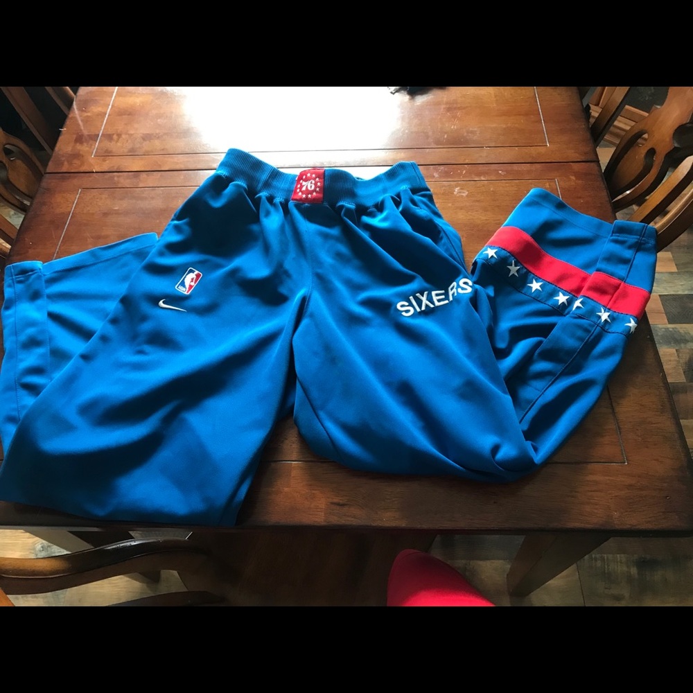 Medium nike 76ers sweatpants